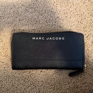 Marc Jacobs Black Zip Wallet